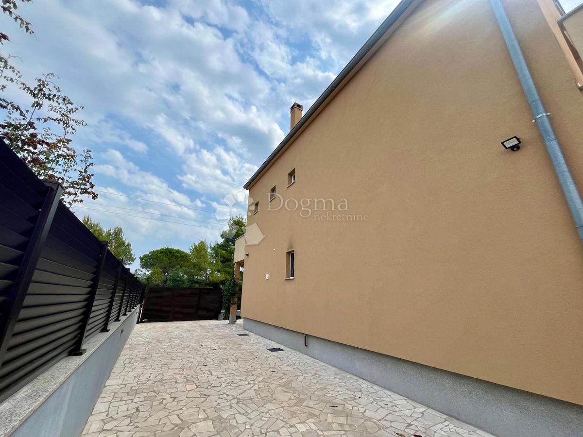 Hiša Biograd na Moru, 210m2