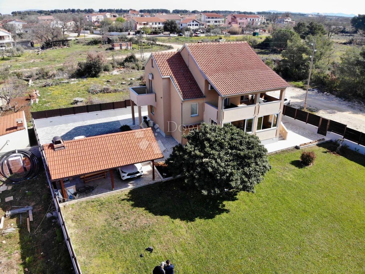 Hiša Biograd na Moru, 210m2