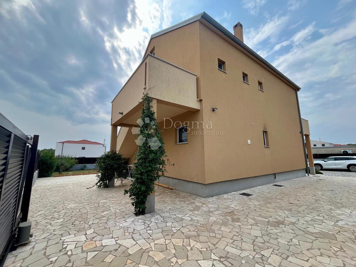 Hiša Biograd na Moru, 210m2