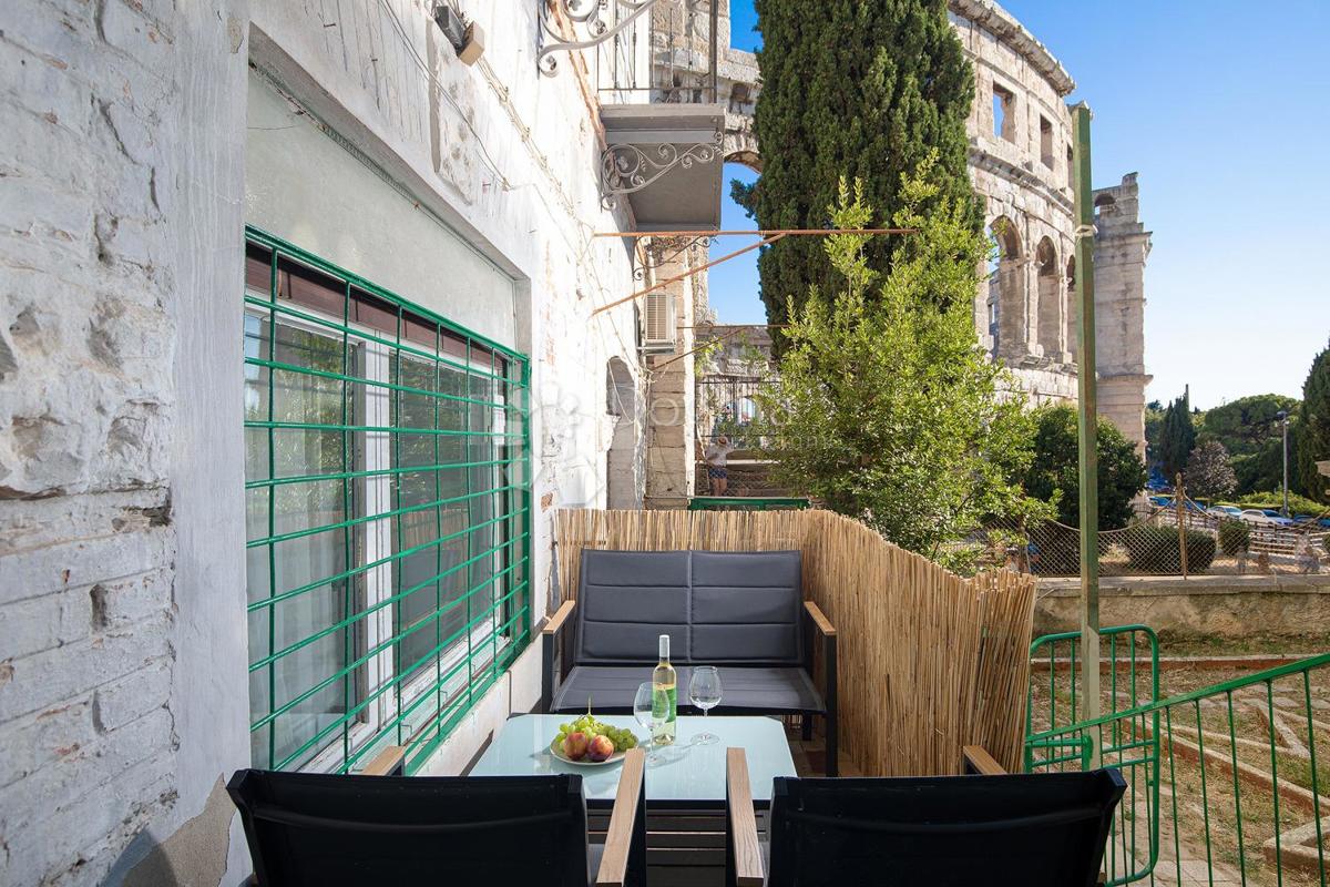 Popolnoma prenovljeno stanovanje s pogledom na Areno!