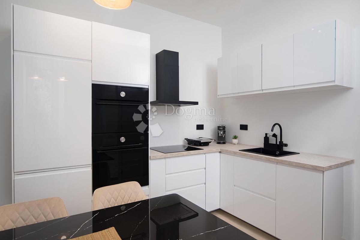 Popolnoma prenovljeno stanovanje s pogledom na Areno!