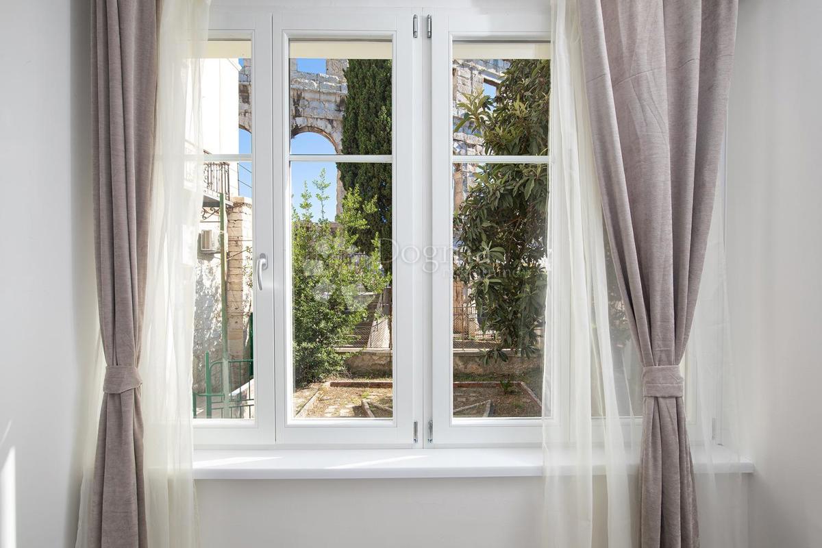 Popolnoma prenovljeno stanovanje s pogledom na Areno!