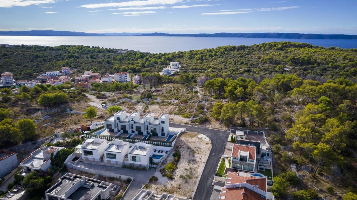 TROGIR/ČIOVO - ČUDOVITA VILA Z BAZENOM IN RAZGLEDOM