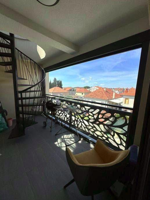 Luksuzni penthouse – strešna terasa in pogled na morje
