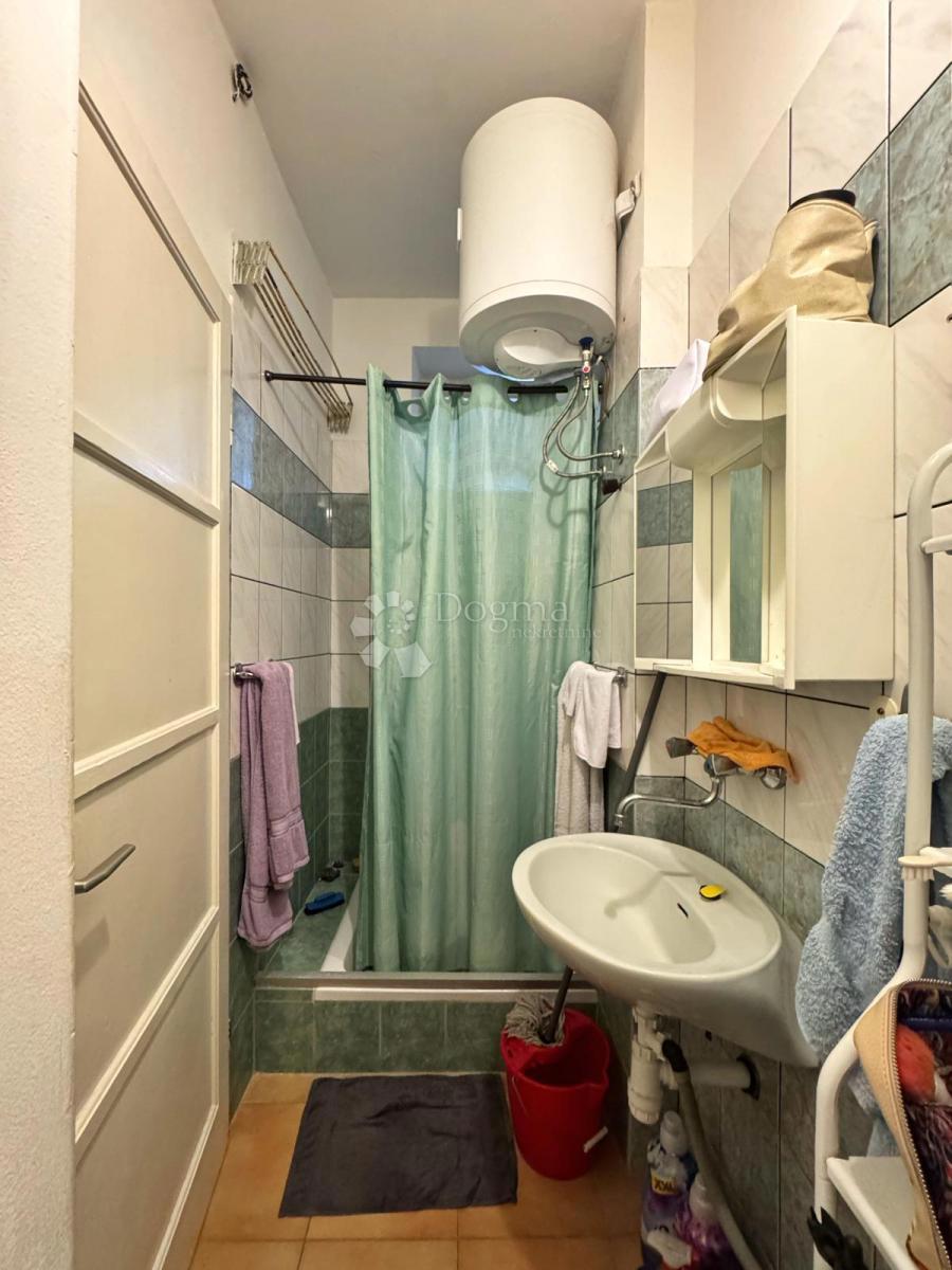 Stanovanje Centar, Pula, 32m2
