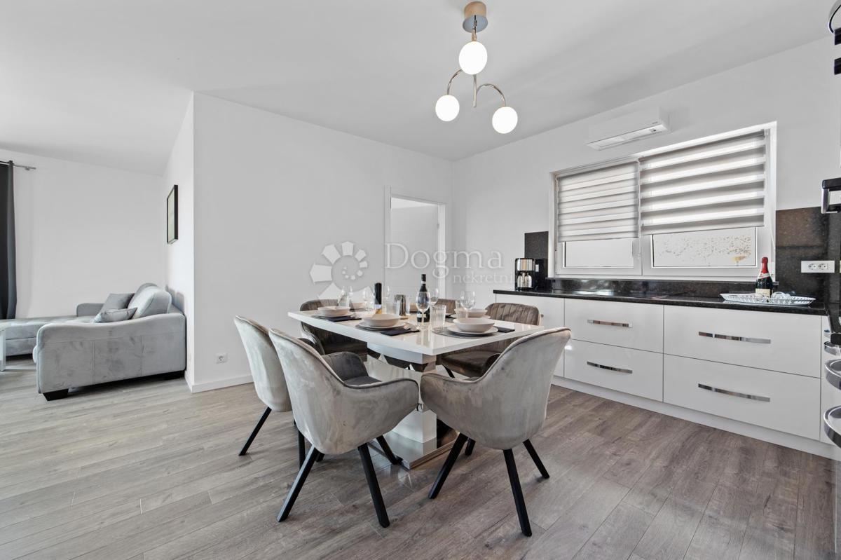 Hiša Medulin, 360m2
