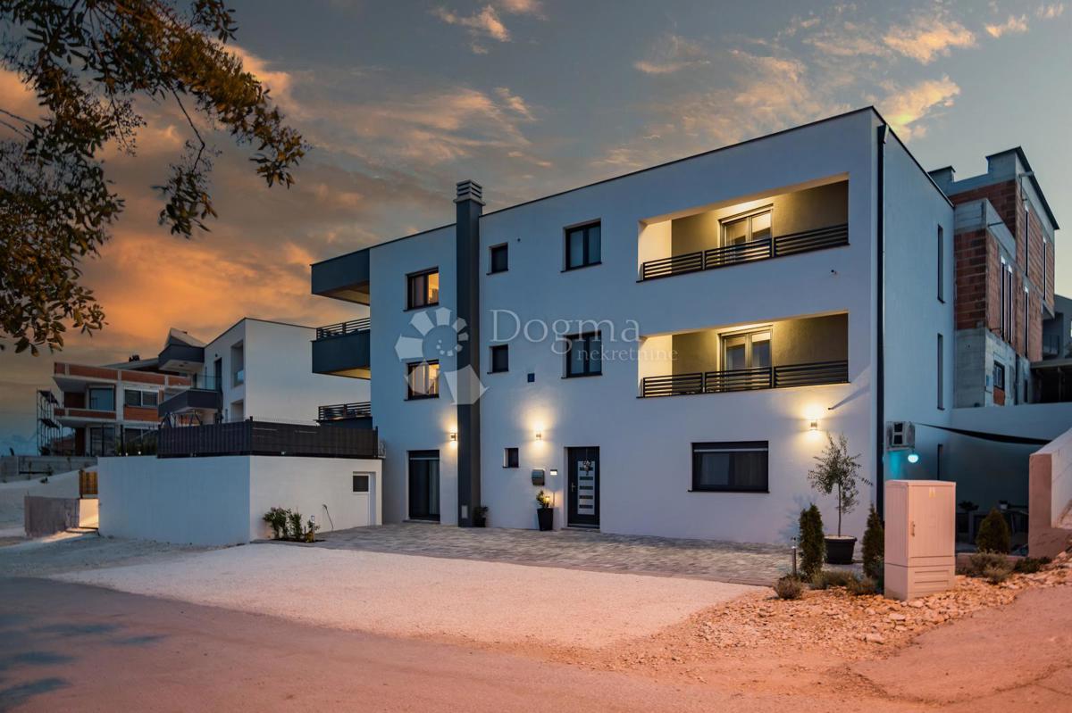 Hiša Medulin, 360m2