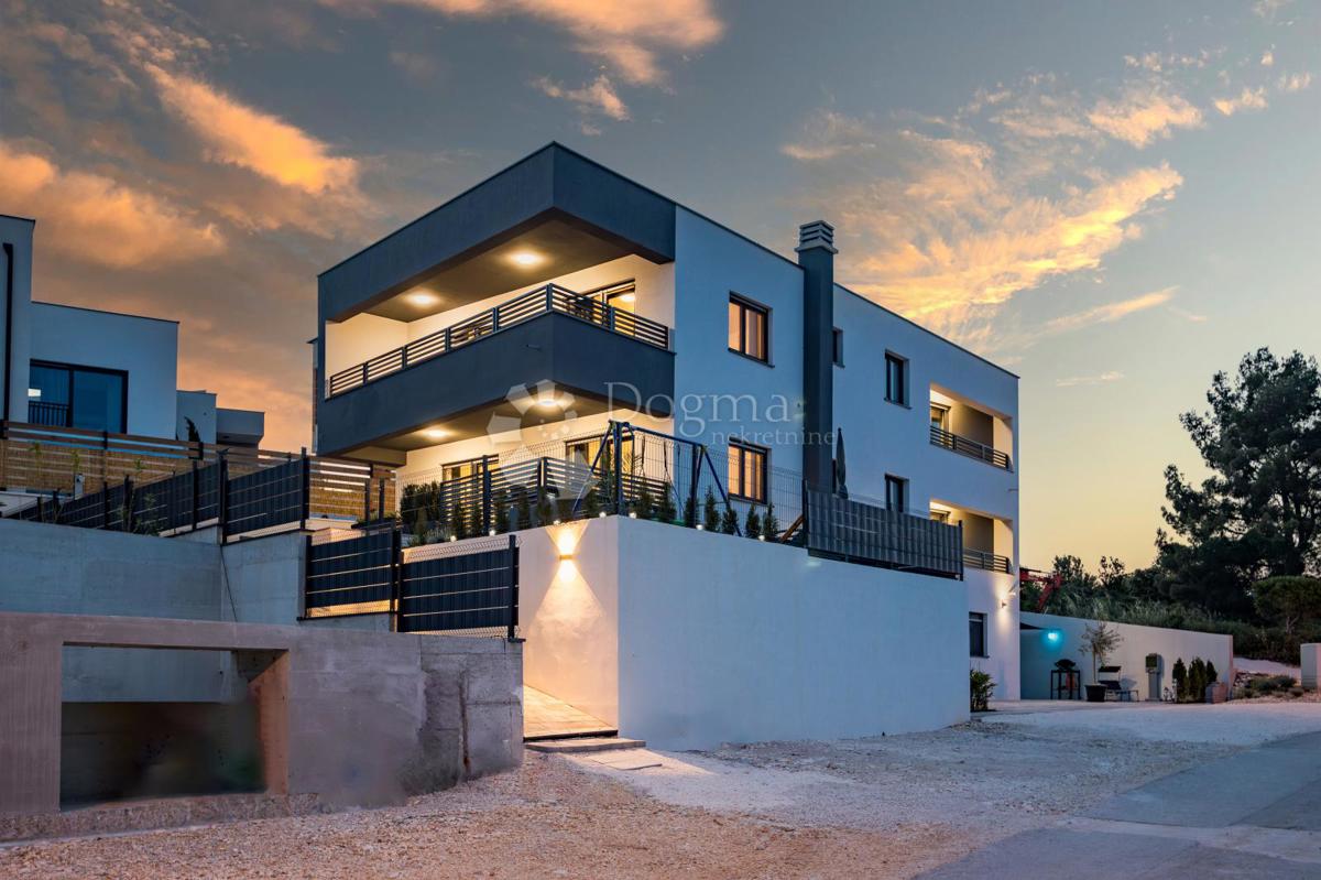 Hiša Medulin, 360m2