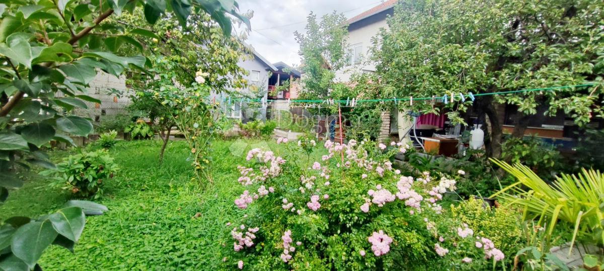 Hiša Kozari put, Peščenica - Žitnjak, 300m2