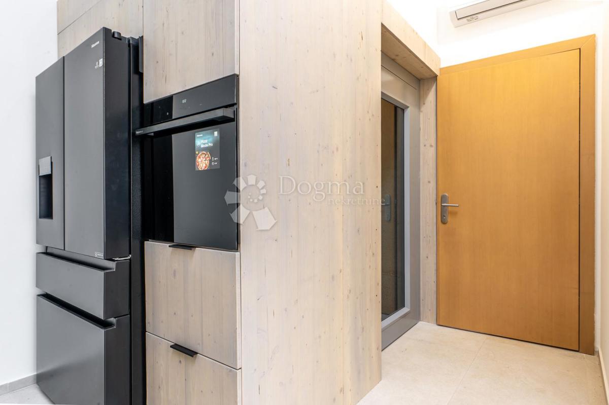 Hiša Ravna Gora, 144m2