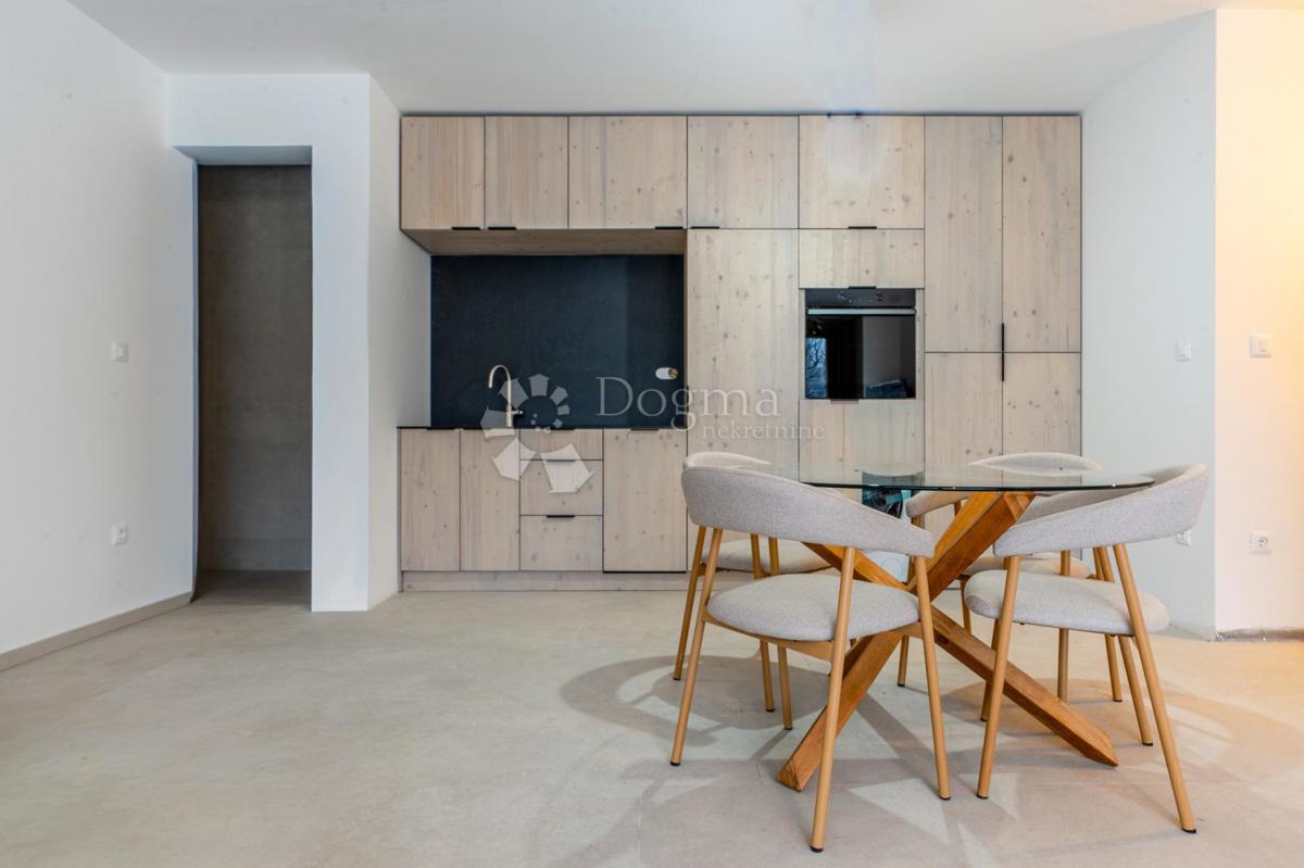 Hiša Ravna Gora, 144m2