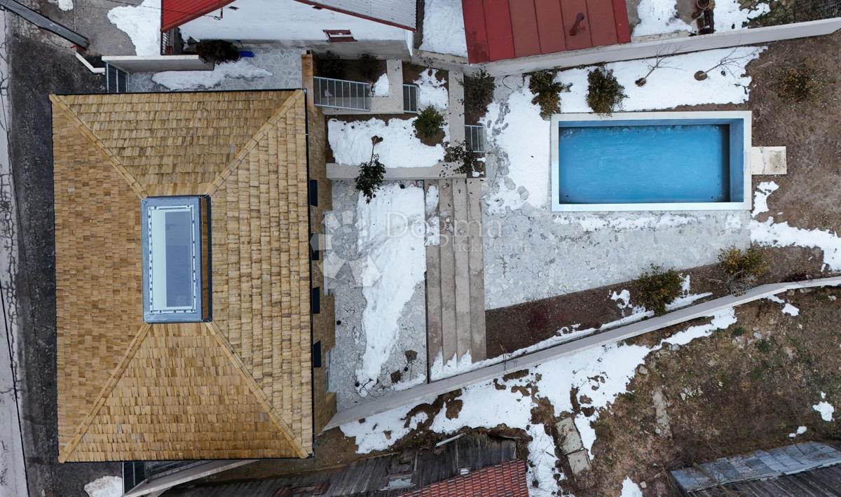 Hiša Ravna Gora, 144m2