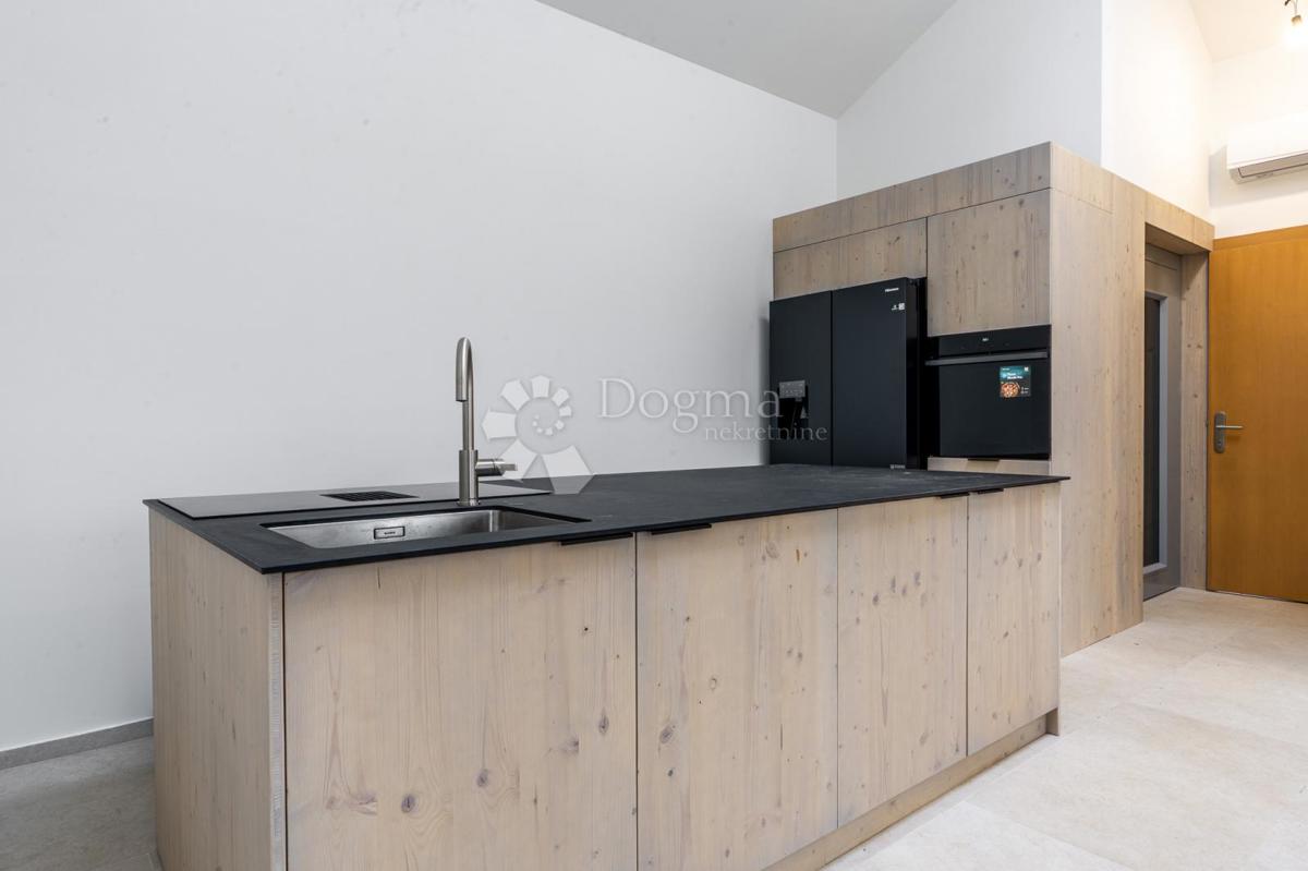 Hiša Ravna Gora, 144m2