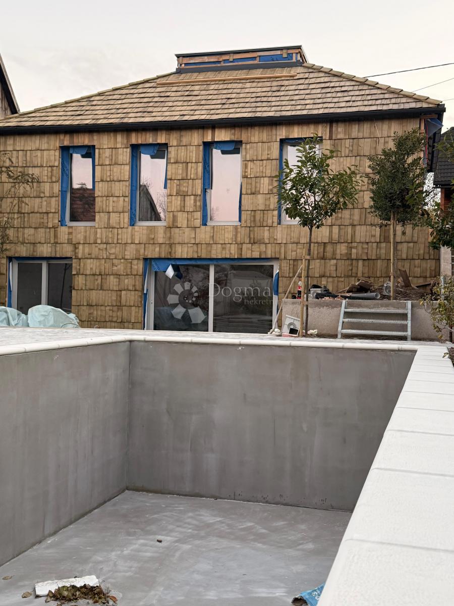 Hiša Ravna Gora, 144m2