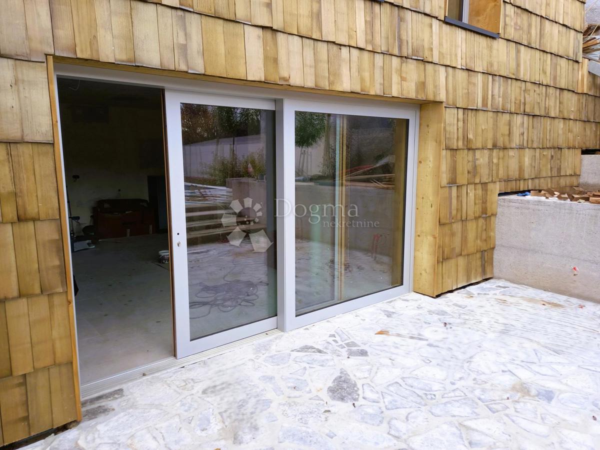 Hiša Ravna Gora, 144m2