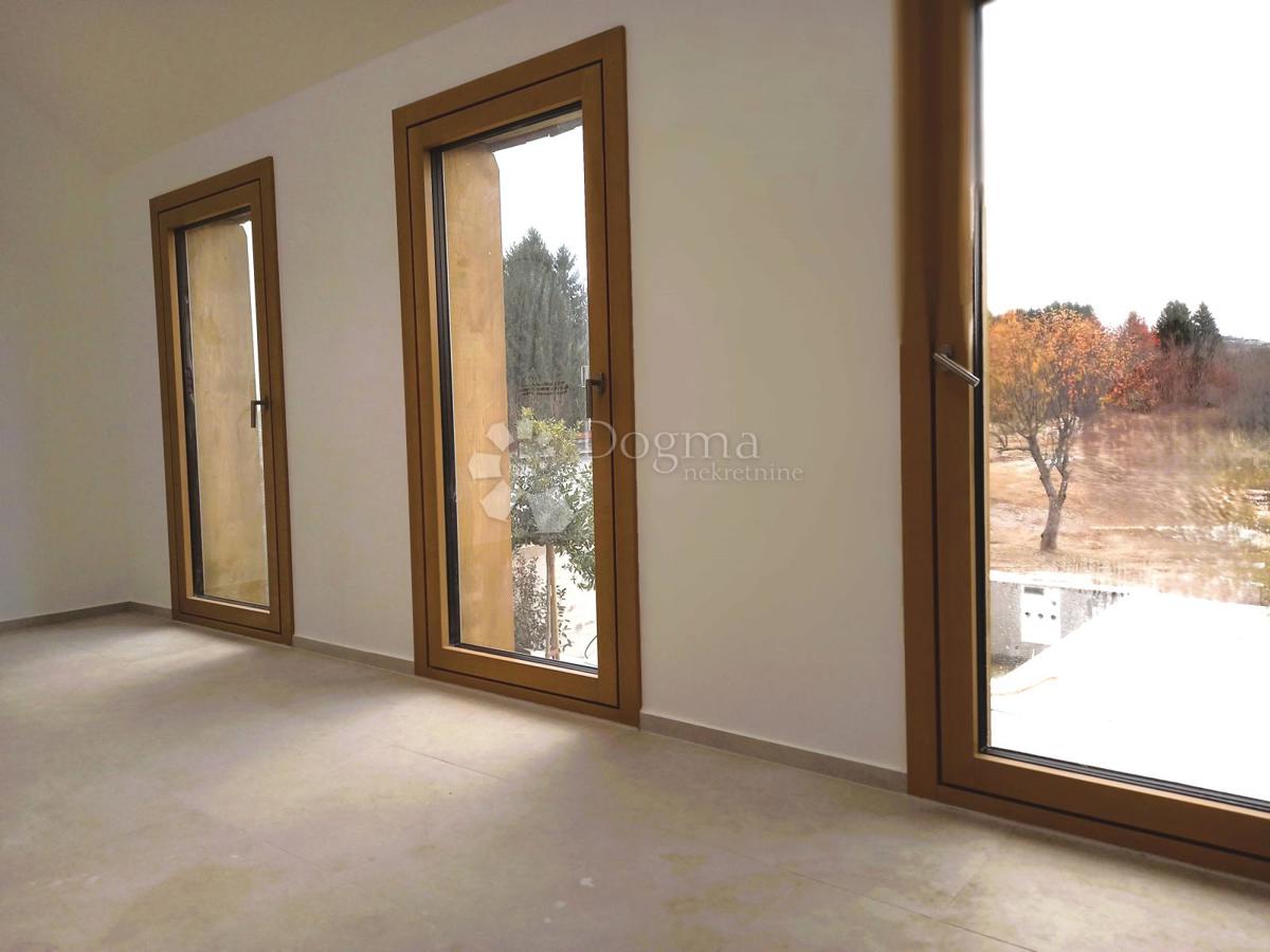 Hiša Ravna Gora, 144m2