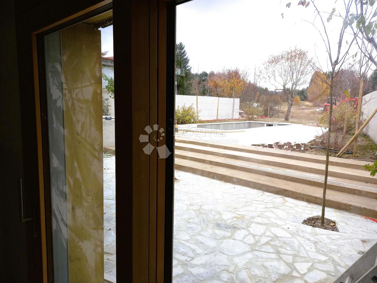 Hiša Ravna Gora, 144m2