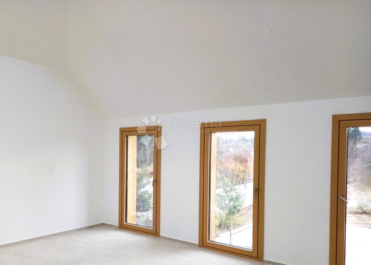 Hiša Ravna Gora, 144m2