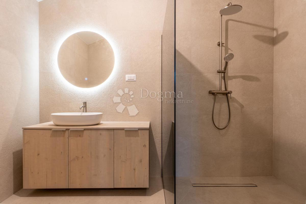 Hiša Ravna Gora, 144m2