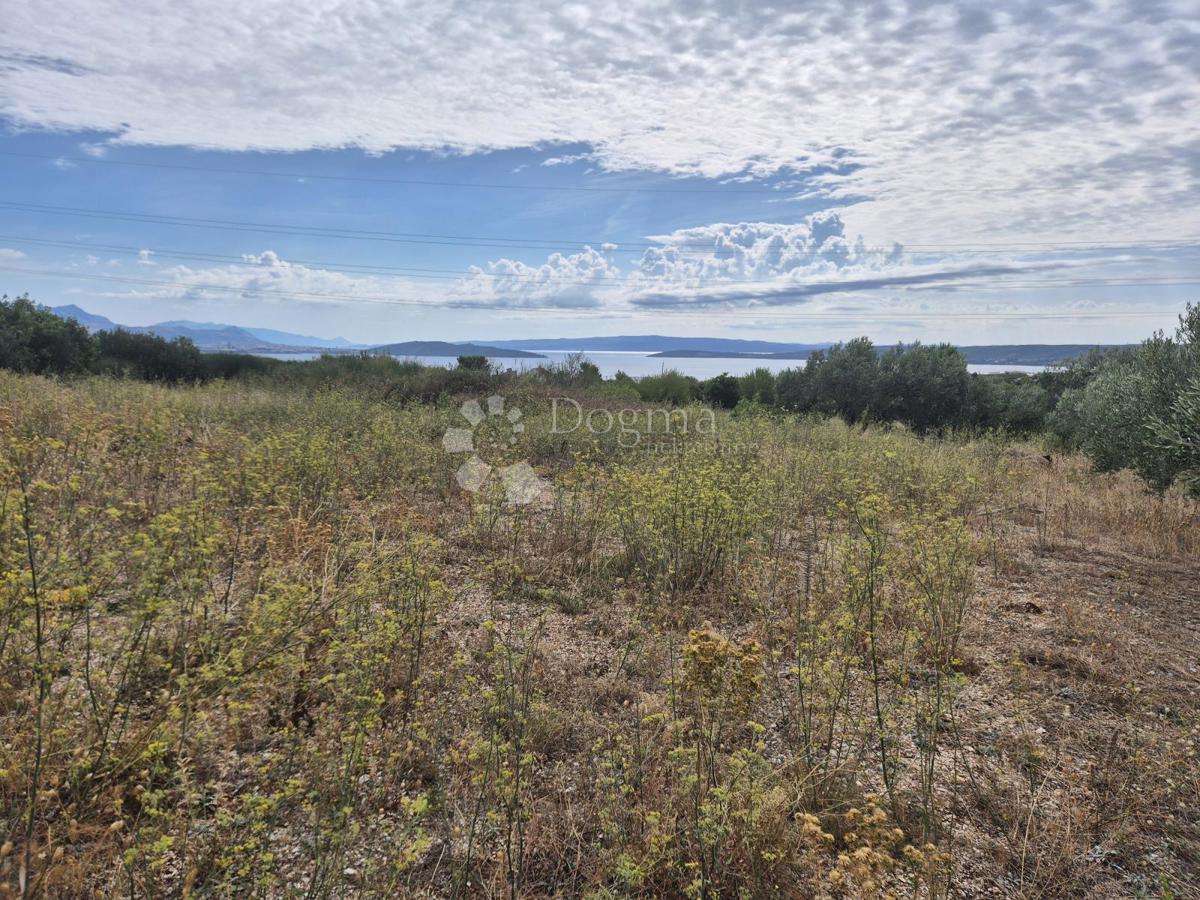 Zazidljivo zemljišče Kaštel Novi, Kaštela, 2.200m2