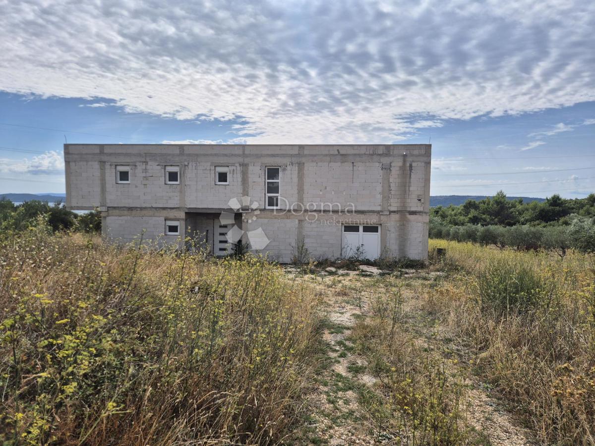 Zazidljivo zemljišče Kaštel Novi, Kaštela, 2.200m2