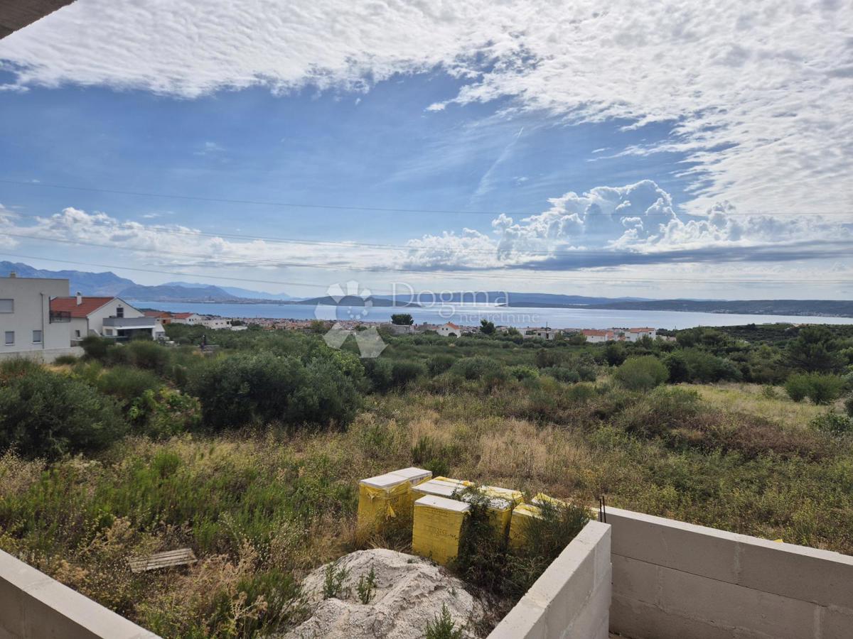 Zazidljivo zemljišče Kaštel Novi, Kaštela, 2.200m2