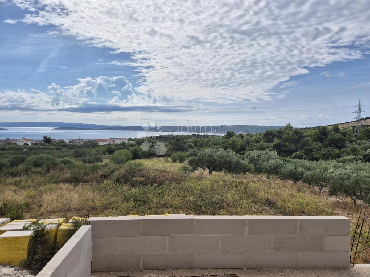 Zazidljivo zemljišče Kaštel Novi, Kaštela, 2.200m2