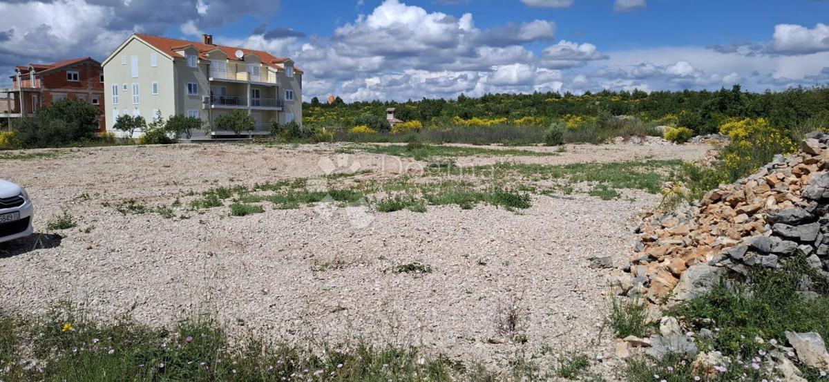 Zazidljivo zemljišče Vodice, 1.675m2