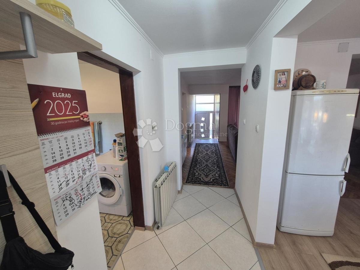 Hiša Radakovo, Kraljevec Na Sutli, 286m2