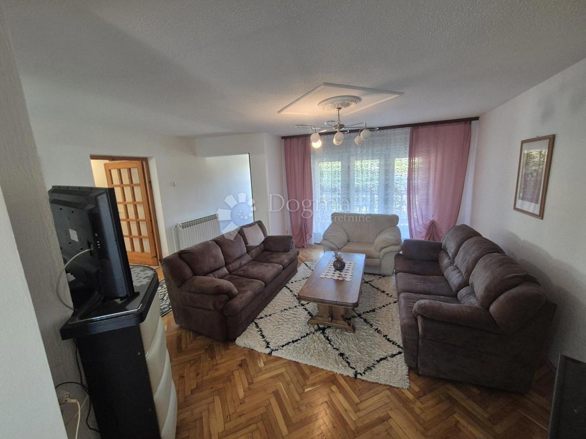 Hiša Radakovo, Kraljevec Na Sutli, 286m2