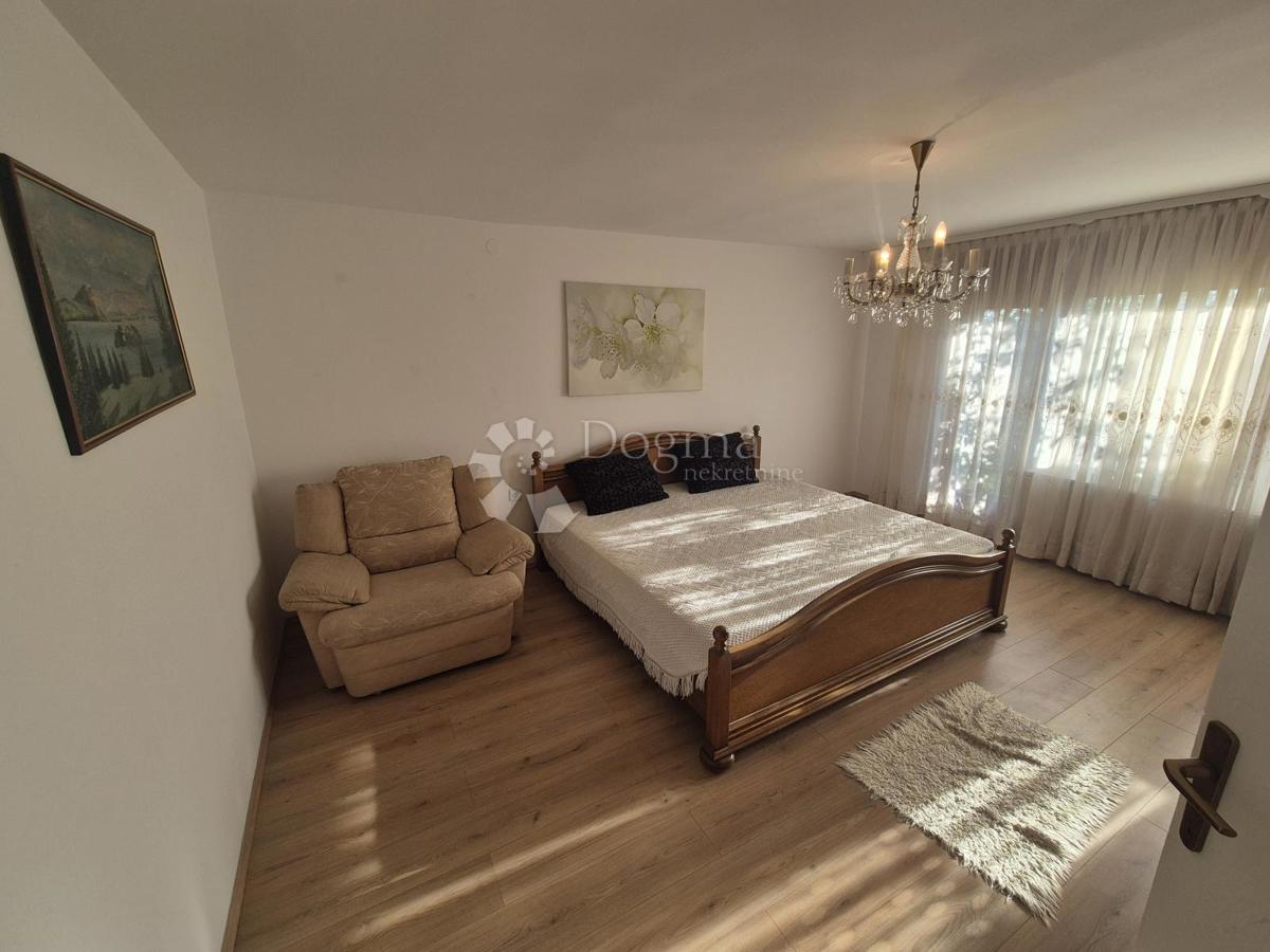 Hiša Radakovo, Kraljevec Na Sutli, 286m2