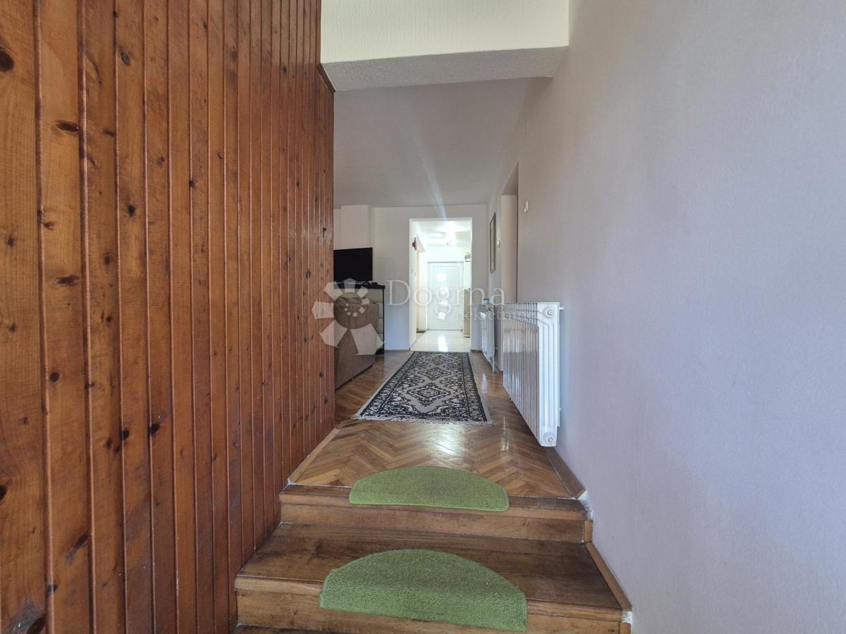 Hiša Radakovo, Kraljevec Na Sutli, 286m2