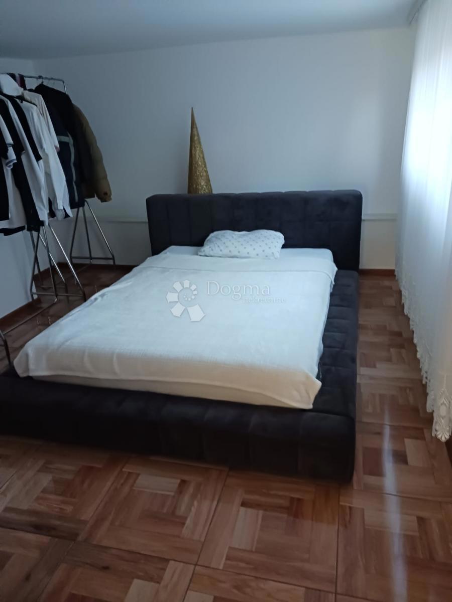 Hiša Radakovo, Kraljevec Na Sutli, 286m2