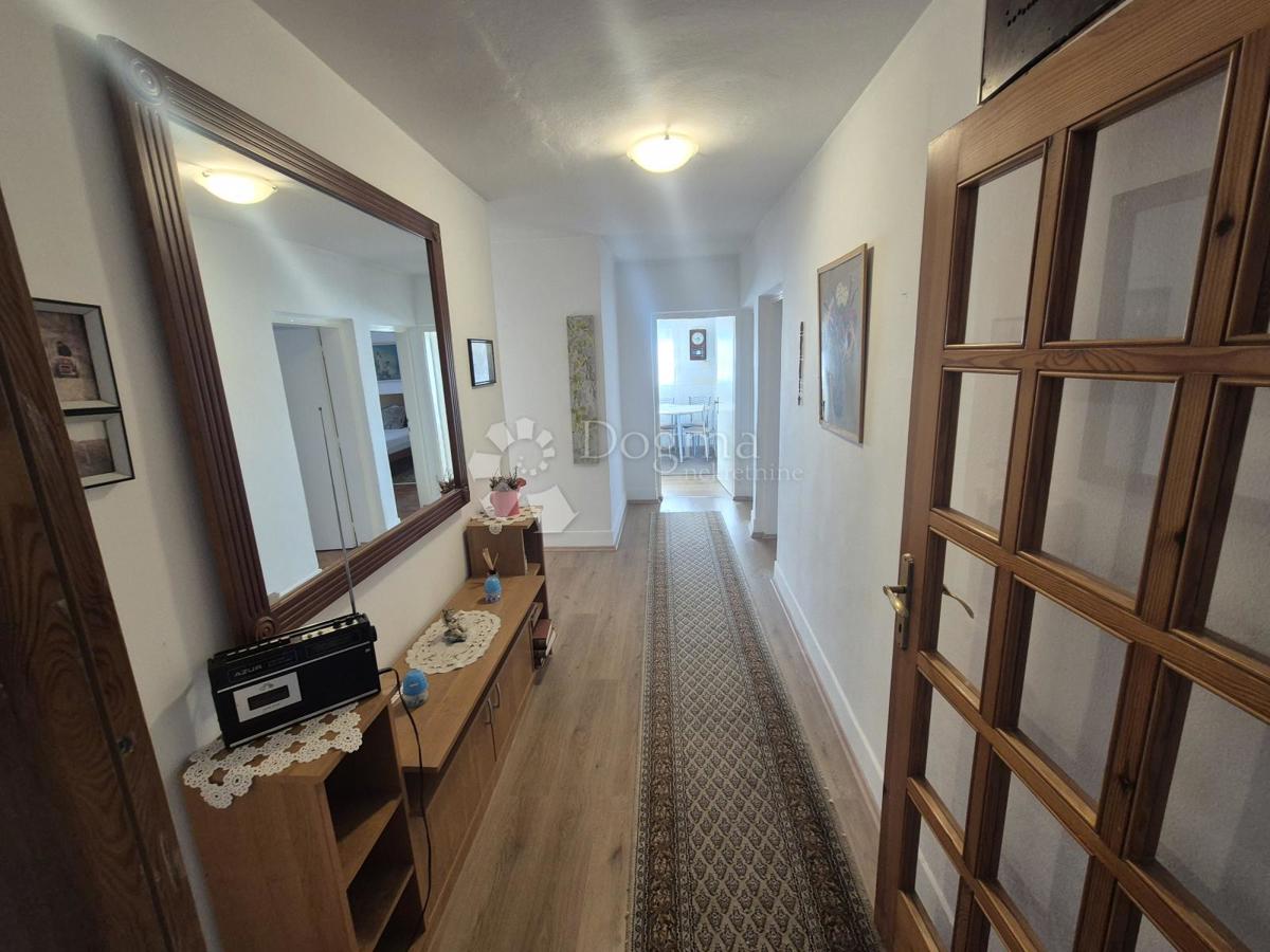 Hiša Radakovo, Kraljevec Na Sutli, 286m2