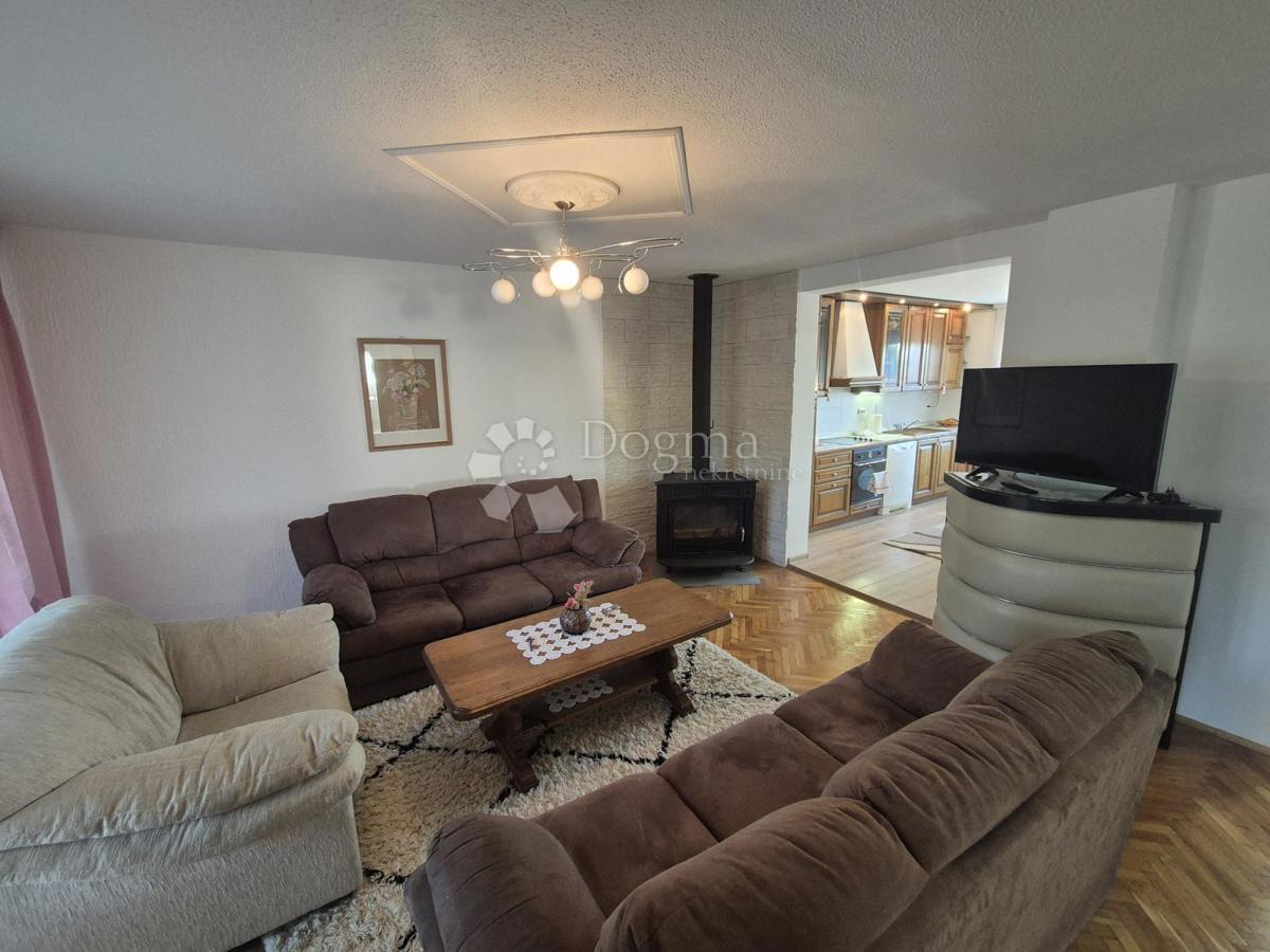 Hiša Radakovo, Kraljevec Na Sutli, 286m2