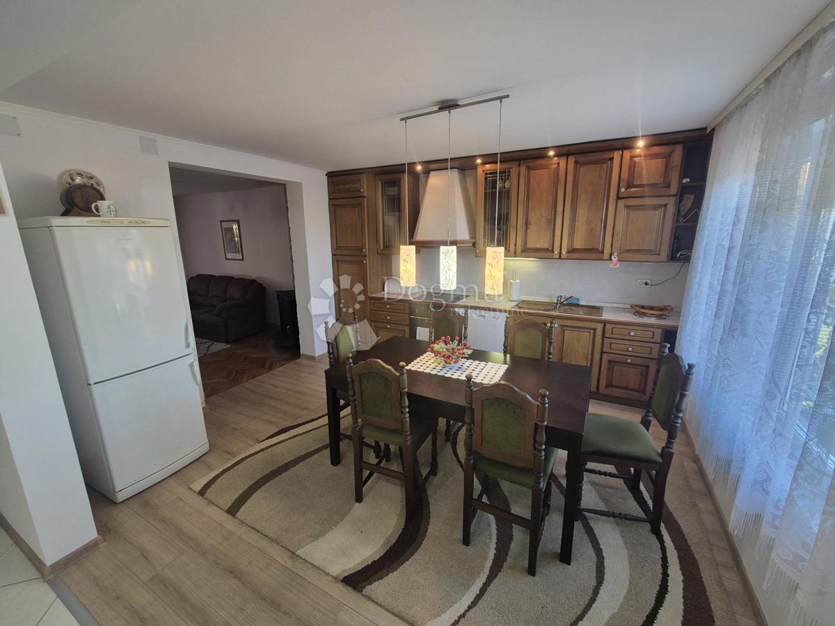 Hiša Radakovo, Kraljevec Na Sutli, 286m2