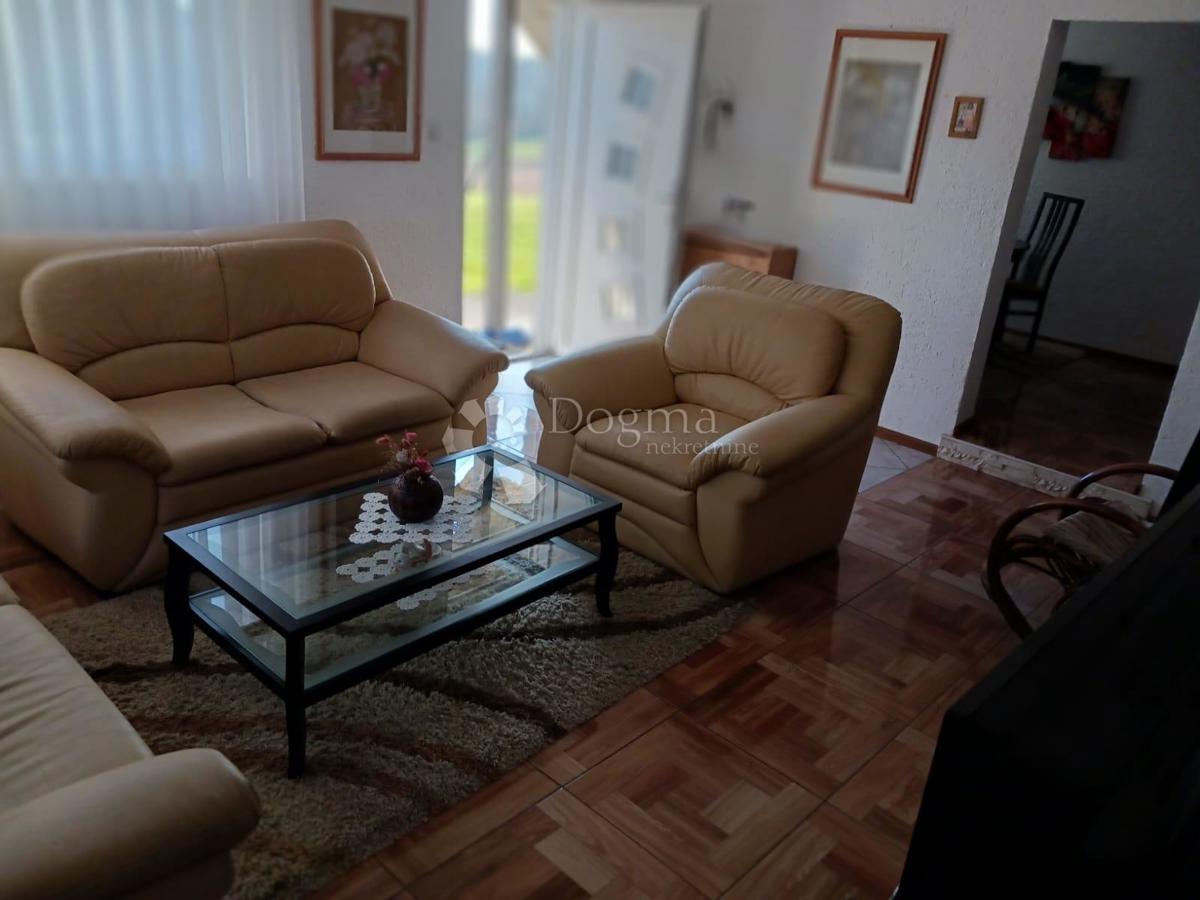 Hiša Radakovo, Kraljevec Na Sutli, 286m2