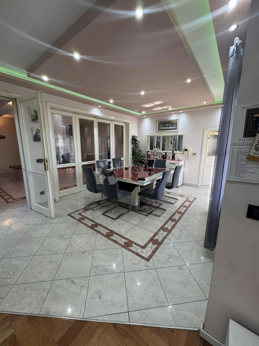 Hiša Sopnica, Sesvete, 425,99m2