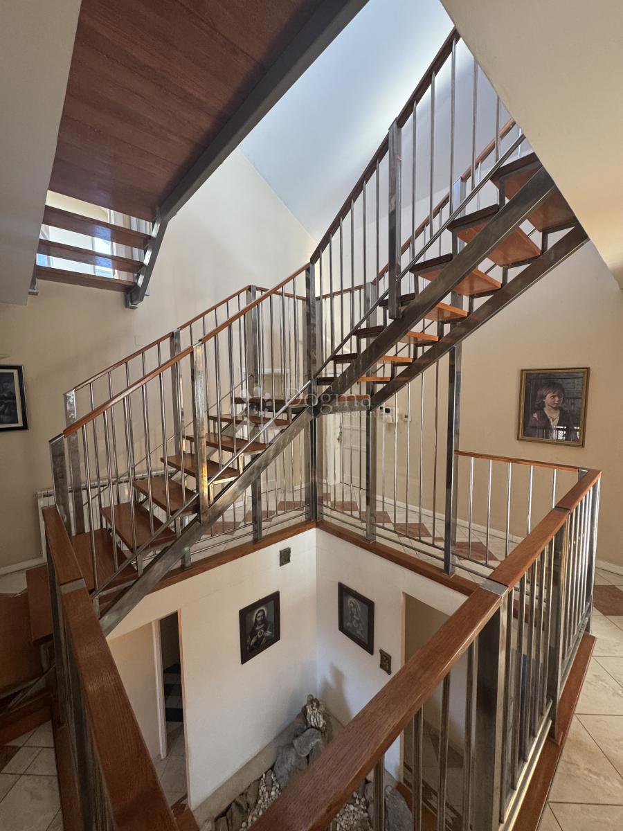 Hiša Sopnica, Sesvete, 425,99m2