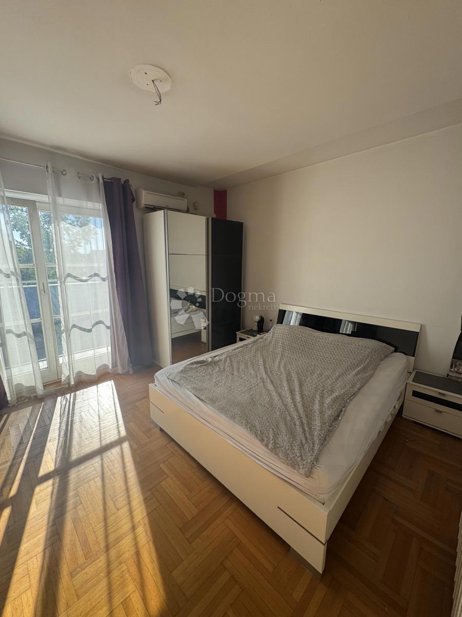 Hiša Sopnica, Sesvete, 425,99m2