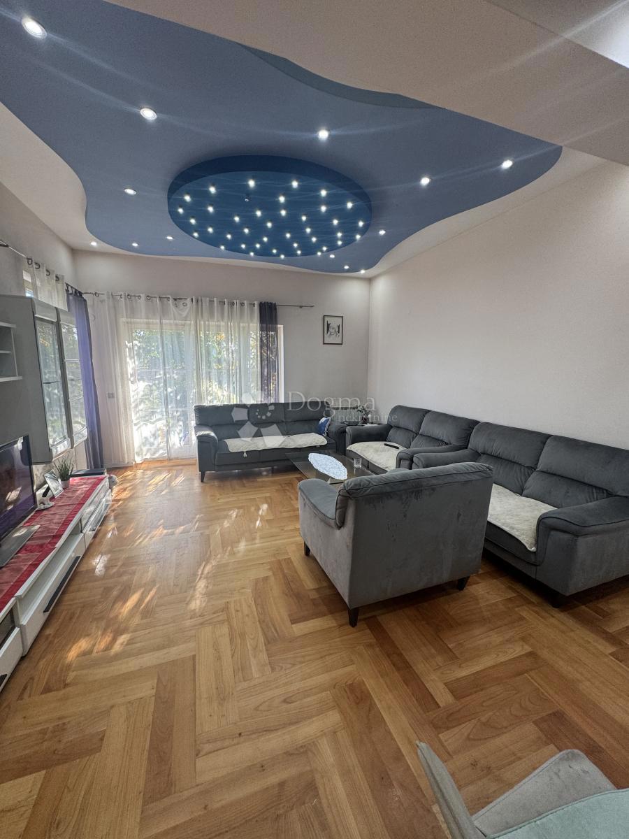 Hiša Sopnica, Sesvete, 425,99m2