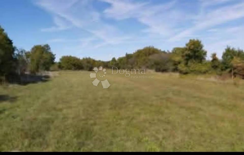 Kmetijsko zemljišče Bartići, Labin, 6.651m2