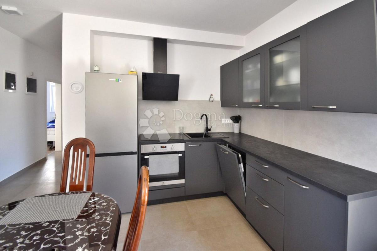 Valdebek - stanovanje v pritličju s teraso 55m2