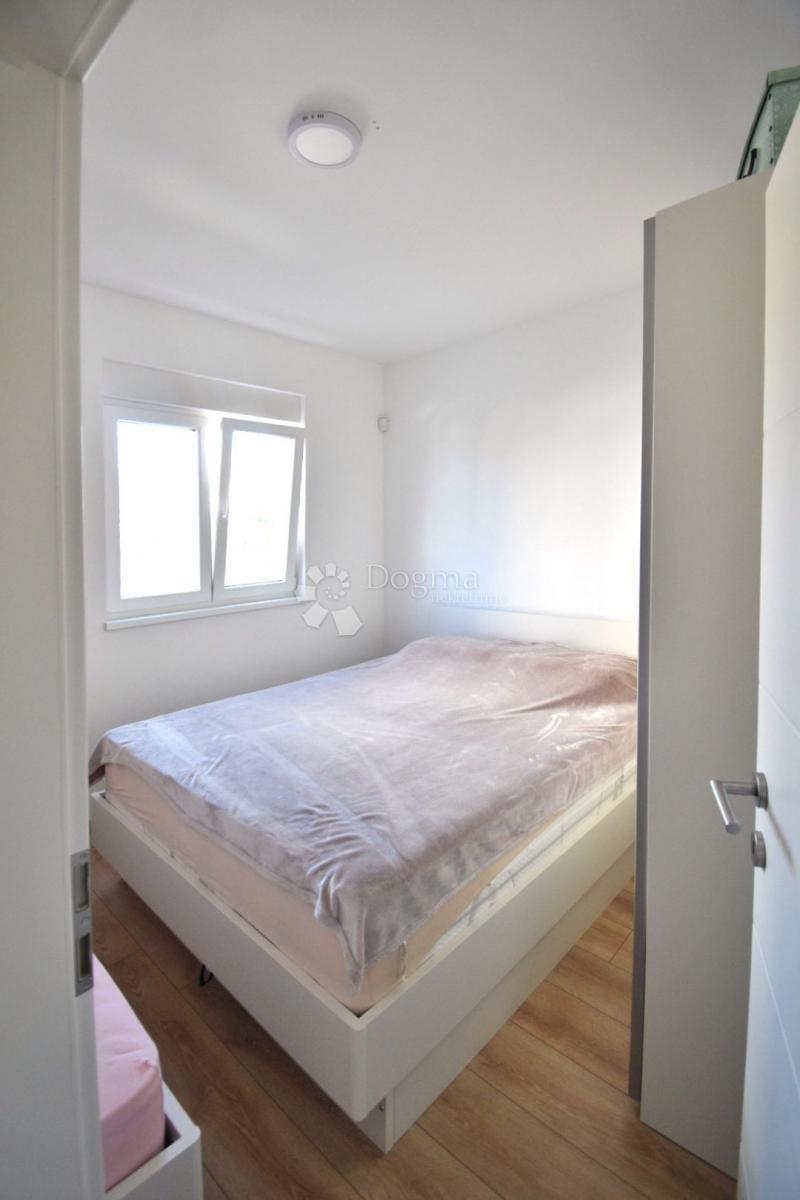 Valdebek - stanovanje v pritličju s teraso 55m2