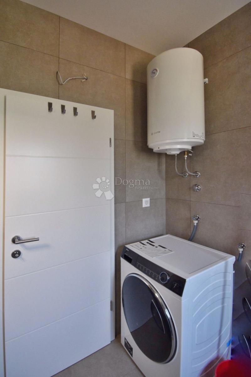 Valdebek - stanovanje v pritličju s teraso 55m2