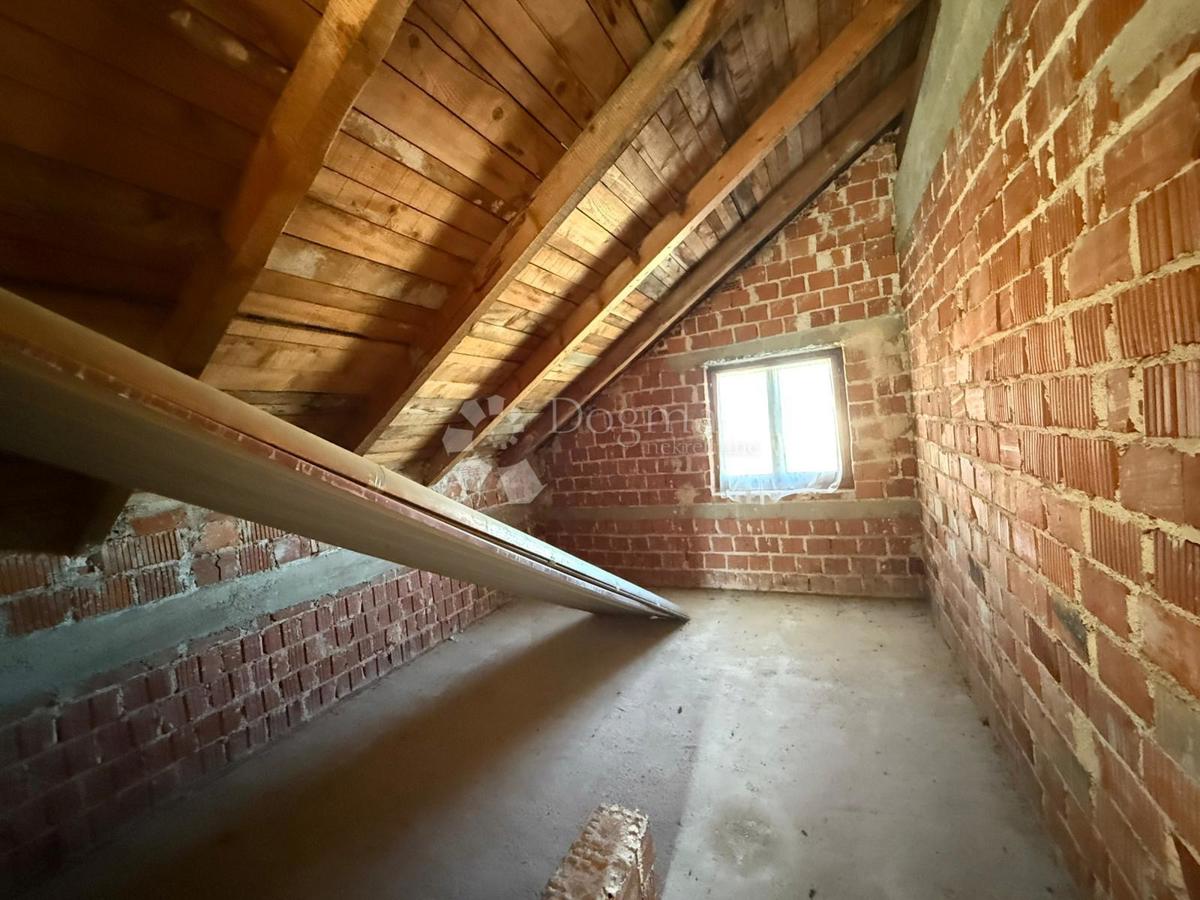 Hiša Centar, Gospić, GOSPIĆ CENTAR, 120m2