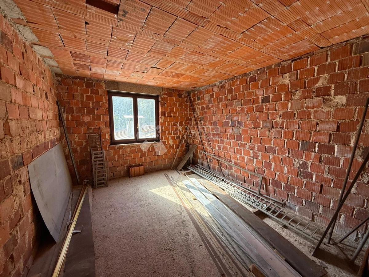 Hiša Centar, Gospić, GOSPIĆ CENTAR, 120m2