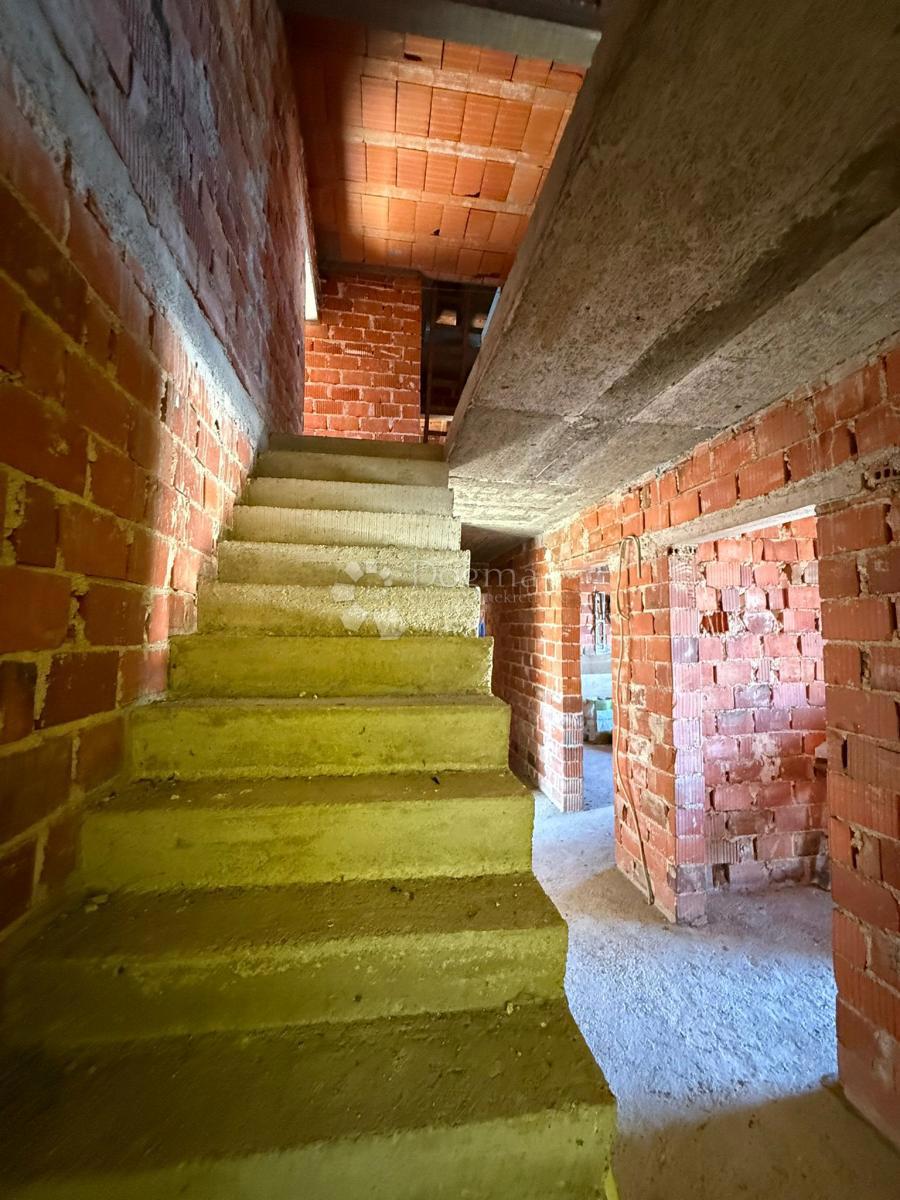 Hiša Centar, Gospić, GOSPIĆ CENTAR, 120m2