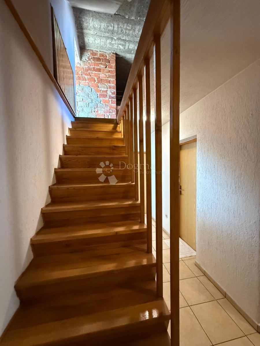 Hiša Centar, Gospić, GOSPIĆ CENTAR, 120m2