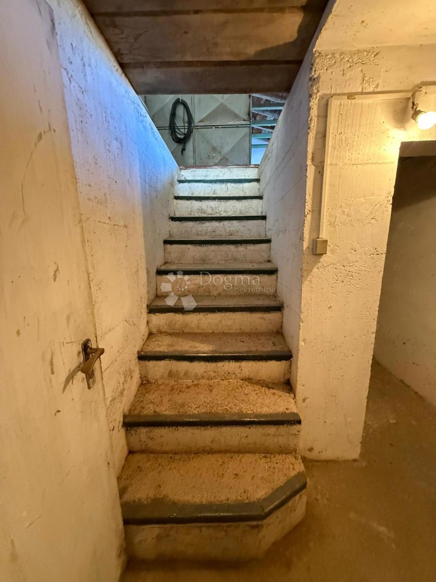 Hiša Centar, Gospić, GOSPIĆ CENTAR, 120m2